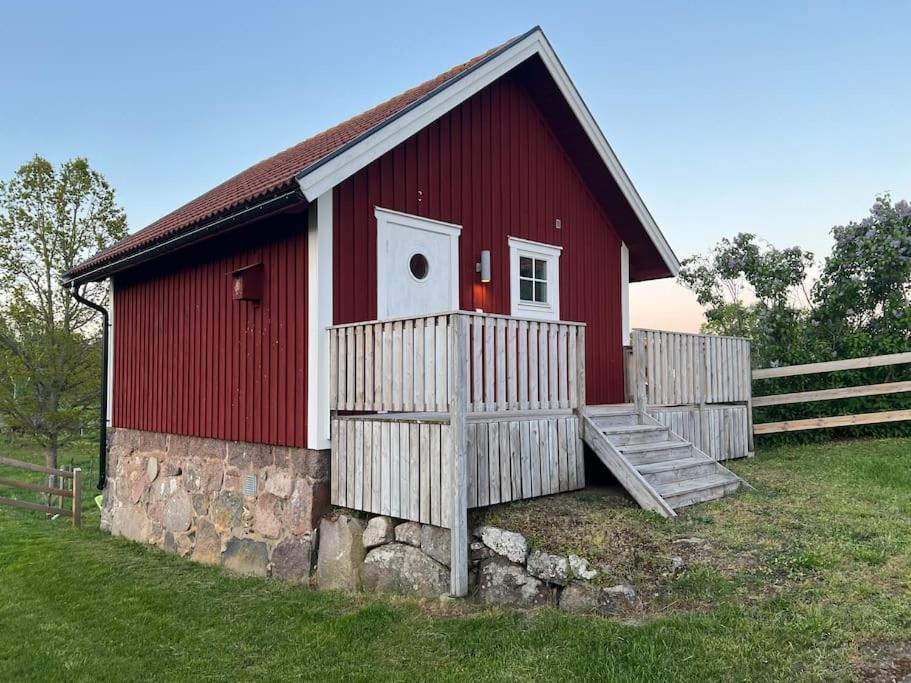 Nyrenoverad Gaeststuga Uthyres * Lammedal